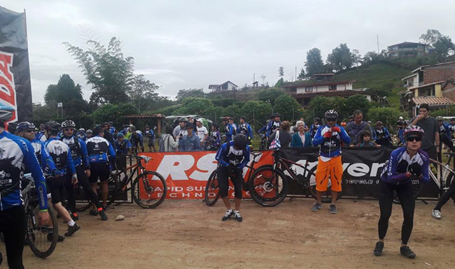 Más de 800 corredores participaron del Bike Challenge, Guatapé 2016