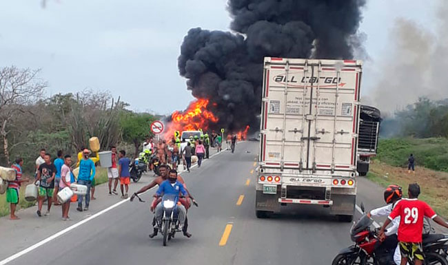 Siete muertos habría dejado explosión de camión cisterna en Puebloviejo