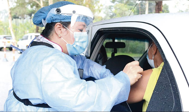 En vehículo puede ir a vacunarse contra el Covid_19 a Rionegro